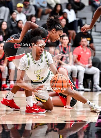 Thumbnail 3 in Ontario Christian vs. Mater Dei photogallery.
