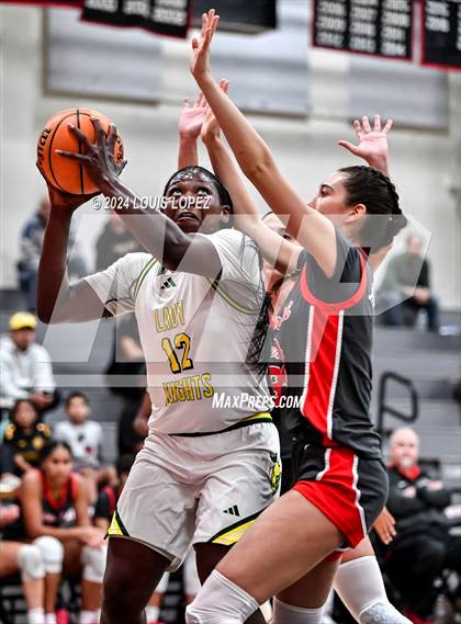 Thumbnail 2 in Ontario Christian vs. Mater Dei photogallery.