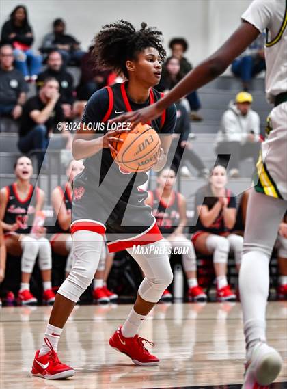 Thumbnail 1 in Ontario Christian vs. Mater Dei photogallery.