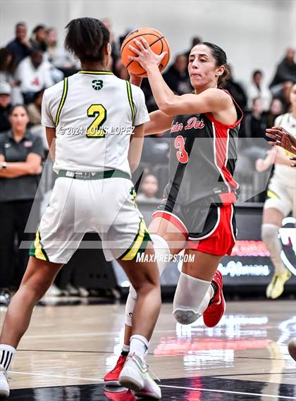 Thumbnail 3 in Ontario Christian vs. Mater Dei photogallery.