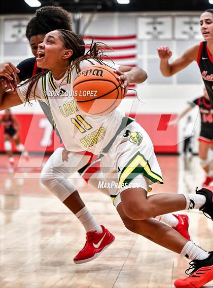 Thumbnail 1 in Ontario Christian vs. Mater Dei photogallery.