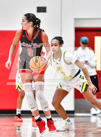 Thumbnail 1 in Ontario Christian vs. Mater Dei photogallery.
