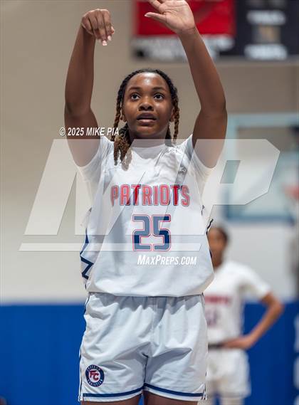 Thumbnail 3 in Freedom Christian Academy vs. The O'Neal School photogallery.