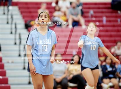 Thumbnail 2 in Bell vs Keller Central photogallery.
