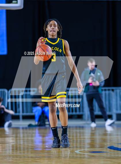 Thumbnail 2 in Lincoln vs. Edmonds-Woodway (WIAA  3A Quarter Final) photogallery.