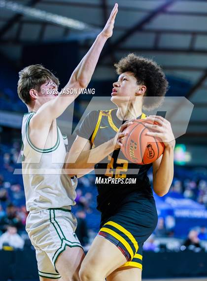 Thumbnail 1 in Lincoln vs. Edmonds-Woodway (WIAA  3A Quarter Final) photogallery.