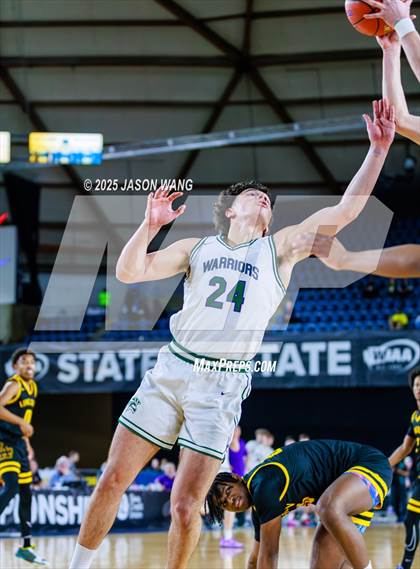 Thumbnail 3 in Lincoln vs. Edmonds-Woodway (WIAA  3A Quarter Final) photogallery.