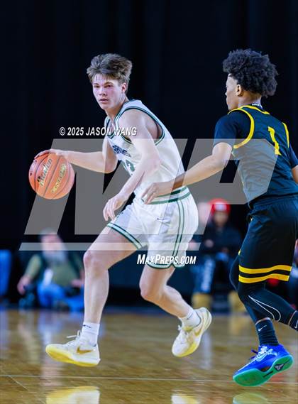 Thumbnail 2 in Lincoln vs. Edmonds-Woodway (WIAA  3A Quarter Final) photogallery.