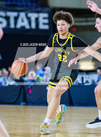 Thumbnail 2 in Lincoln vs. Edmonds-Woodway (WIAA  3A Quarter Final) photogallery.