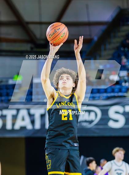 Thumbnail 2 in Lincoln vs. Edmonds-Woodway (WIAA  3A Quarter Final) photogallery.