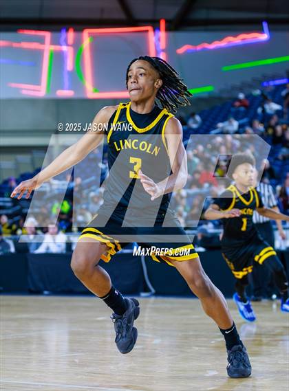 Thumbnail 1 in Lincoln vs. Edmonds-Woodway (WIAA  3A Quarter Final) photogallery.