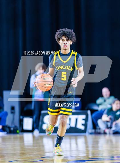 Thumbnail 1 in Lincoln vs. Edmonds-Woodway (WIAA  3A Quarter Final) photogallery.