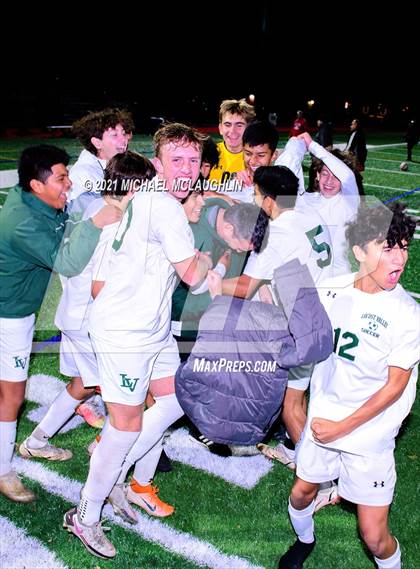 Thumbnail 2 in Locust Valley vs. Cold Spring Harbor (Nassau Sect VIII Class B Final) photogallery.
