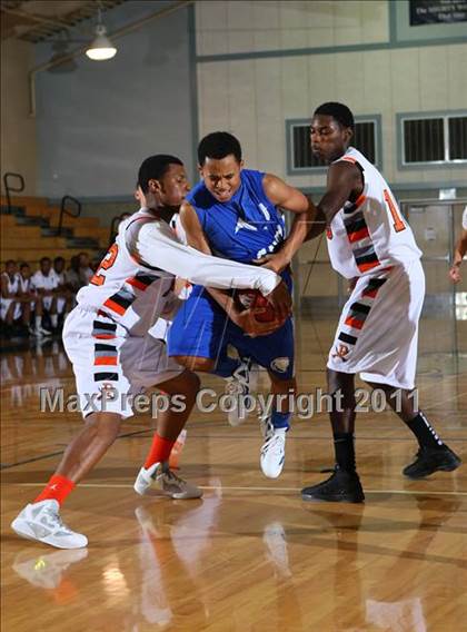 Thumbnail 1 in Capital Christian vs. Pittsburg (Run with the Pack) photogallery.