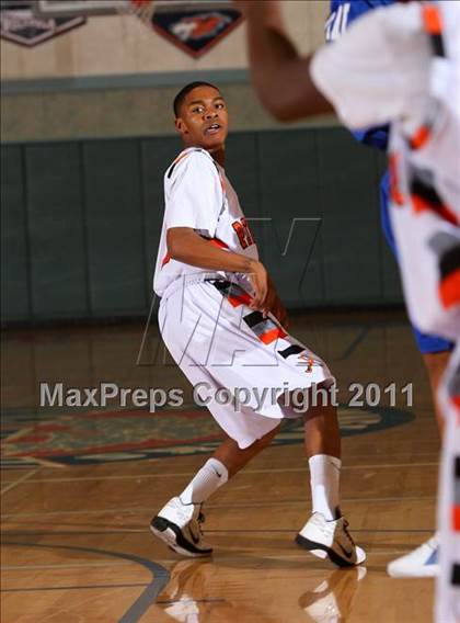 Thumbnail 1 in Capital Christian vs. Pittsburg (Run with the Pack) photogallery.