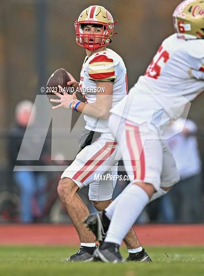 Thumbnail 3 in Sayville vs. Half Hollow Hills West (D3 Semifinal) photogallery.