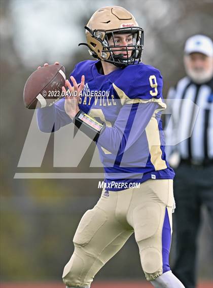 Thumbnail 2 in Sayville vs. Half Hollow Hills West (D3 Semifinal) photogallery.