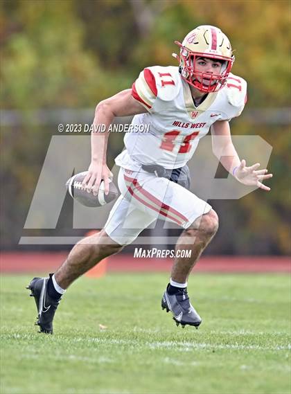 Thumbnail 1 in Sayville vs. Half Hollow Hills West (D3 Semifinal) photogallery.