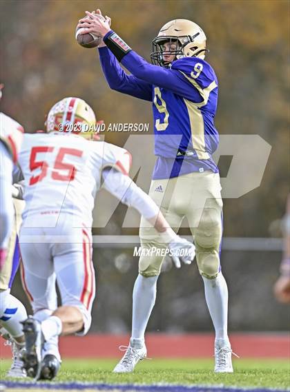 Thumbnail 1 in Sayville vs. Half Hollow Hills West (D3 Semifinal) photogallery.