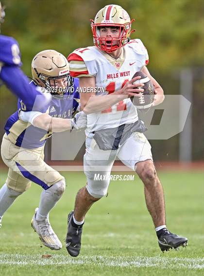 Thumbnail 1 in Sayville vs. Half Hollow Hills West (D3 Semifinal) photogallery.