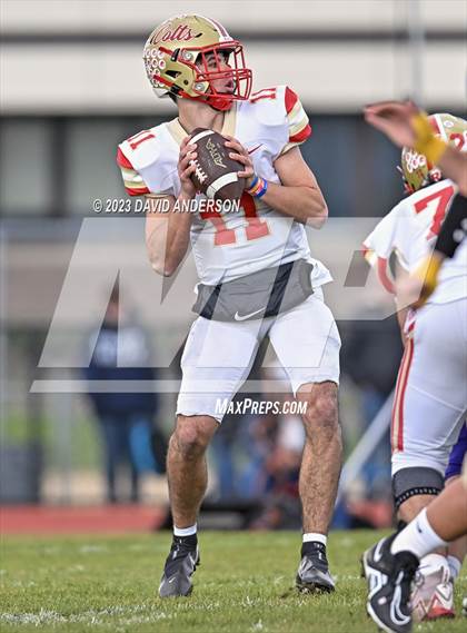 Thumbnail 2 in Sayville vs. Half Hollow Hills West (D3 Semifinal) photogallery.