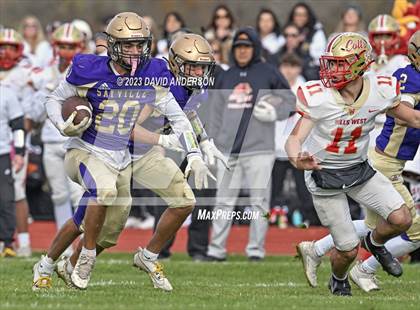 Thumbnail 2 in Sayville vs. Half Hollow Hills West (D3 Semifinal) photogallery.