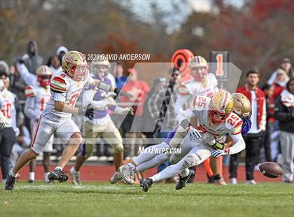 Thumbnail 2 in Sayville vs. Half Hollow Hills West (D3 Semifinal) photogallery.