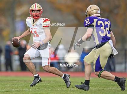 Thumbnail 2 in Sayville vs. Half Hollow Hills West (D3 Semifinal) photogallery.