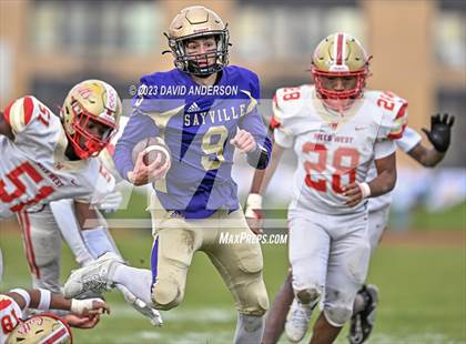 Thumbnail 2 in Sayville vs. Half Hollow Hills West (D3 Semifinal) photogallery.