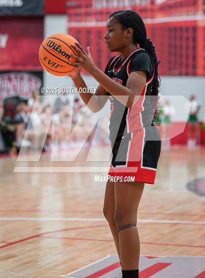 Thumbnail 2 in Mater Academy East Las Vegas vs. Virgin Valley (NIAA Class 3A State Championship) photogallery.