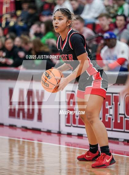 Thumbnail 2 in Mater Academy East Las Vegas vs. Virgin Valley (NIAA Class 3A State Championship) photogallery.