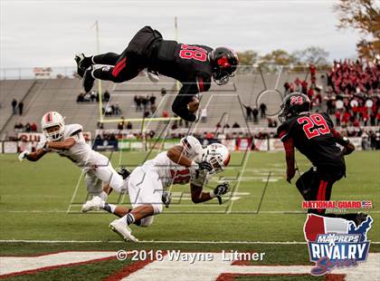 Thumbnail 2 in Washington @ McKinley (2015 MaxPreps Rivalry Series) photogallery.