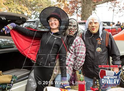 Thumbnail 2 in Washington @ McKinley (2015 MaxPreps Rivalry Series) photogallery.