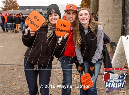Thumbnail 3 in Washington @ McKinley (2015 MaxPreps Rivalry Series) photogallery.