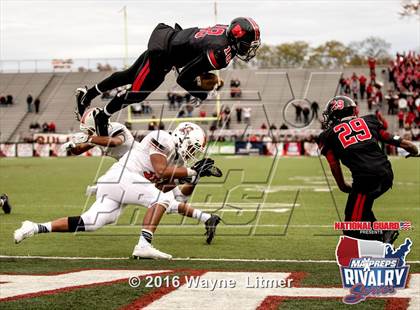 Thumbnail 1 in Washington @ McKinley (2015 MaxPreps Rivalry Series) photogallery.