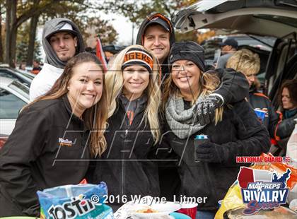Thumbnail 1 in Washington @ McKinley (2015 MaxPreps Rivalry Series) photogallery.