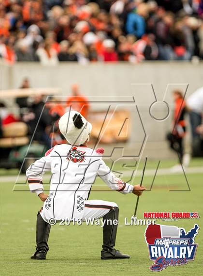 Thumbnail 1 in Washington @ McKinley (2015 MaxPreps Rivalry Series) photogallery.
