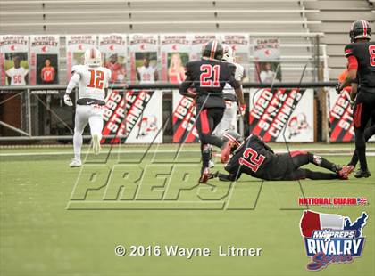 Thumbnail 3 in Washington @ McKinley (2015 MaxPreps Rivalry Series) photogallery.