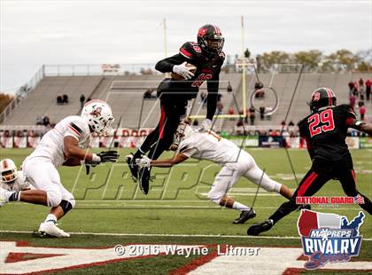 Thumbnail 2 in Washington @ McKinley (2015 MaxPreps Rivalry Series) photogallery.