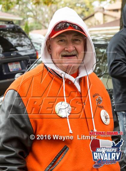 Thumbnail 1 in Washington @ McKinley (2015 MaxPreps Rivalry Series) photogallery.