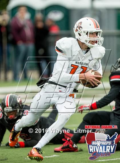 Thumbnail 3 in Washington @ McKinley (2015 MaxPreps Rivalry Series) photogallery.
