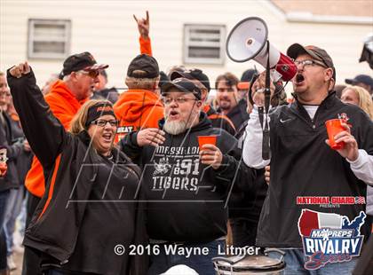 Thumbnail 3 in Washington @ McKinley (2015 MaxPreps Rivalry Series) photogallery.