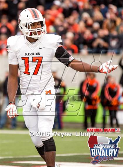Thumbnail 3 in Washington @ McKinley (2015 MaxPreps Rivalry Series) photogallery.