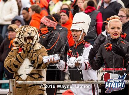 Thumbnail 1 in Washington @ McKinley (2015 MaxPreps Rivalry Series) photogallery.