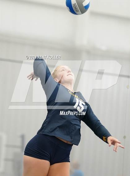 Thumbnail 2 in Clarkston vs. Romeo (Motor City Power Series) photogallery.