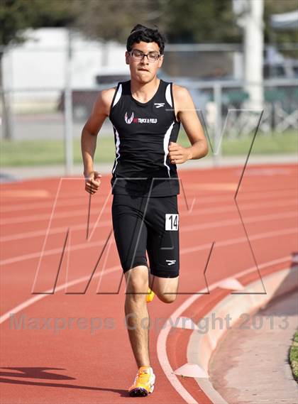 Thumbnail 2 in South West Yosemite League Meet #1 (1600m) photogallery.