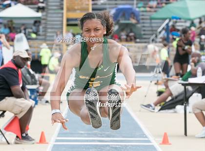 Thumbnail 1 in NCHSAA Track & Field Championships (2A & 4A Girls) photogallery.