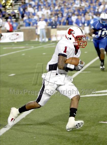 Thumbnail 3 in St. Xavier vs. Colerain (Skyline Crosstown Showdown) photogallery.