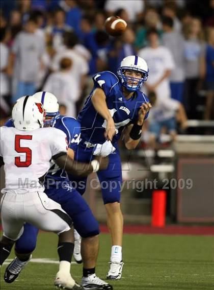 Thumbnail 3 in St. Xavier vs. Colerain (Skyline Crosstown Showdown) photogallery.
