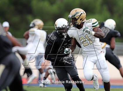 Thumbnail 1 in DeSoto vs. South Oak Cliff photogallery.
